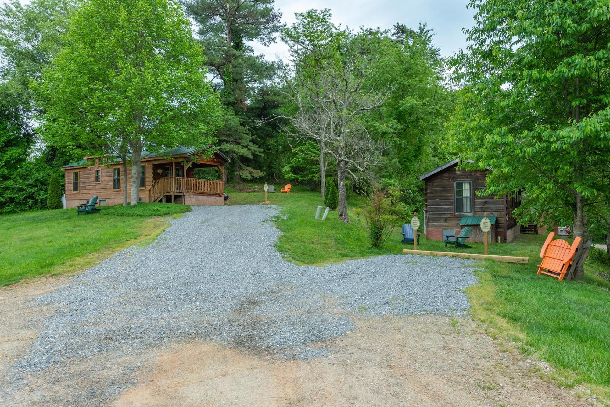 Engadine Inn And Cabins Candler Eksteriør bilde